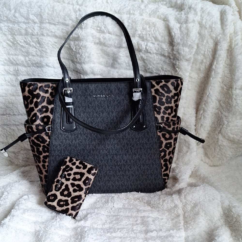 MICHAEL Michael Kors Black and Leopard Print Tote. L15" ×H11"×D6.5"